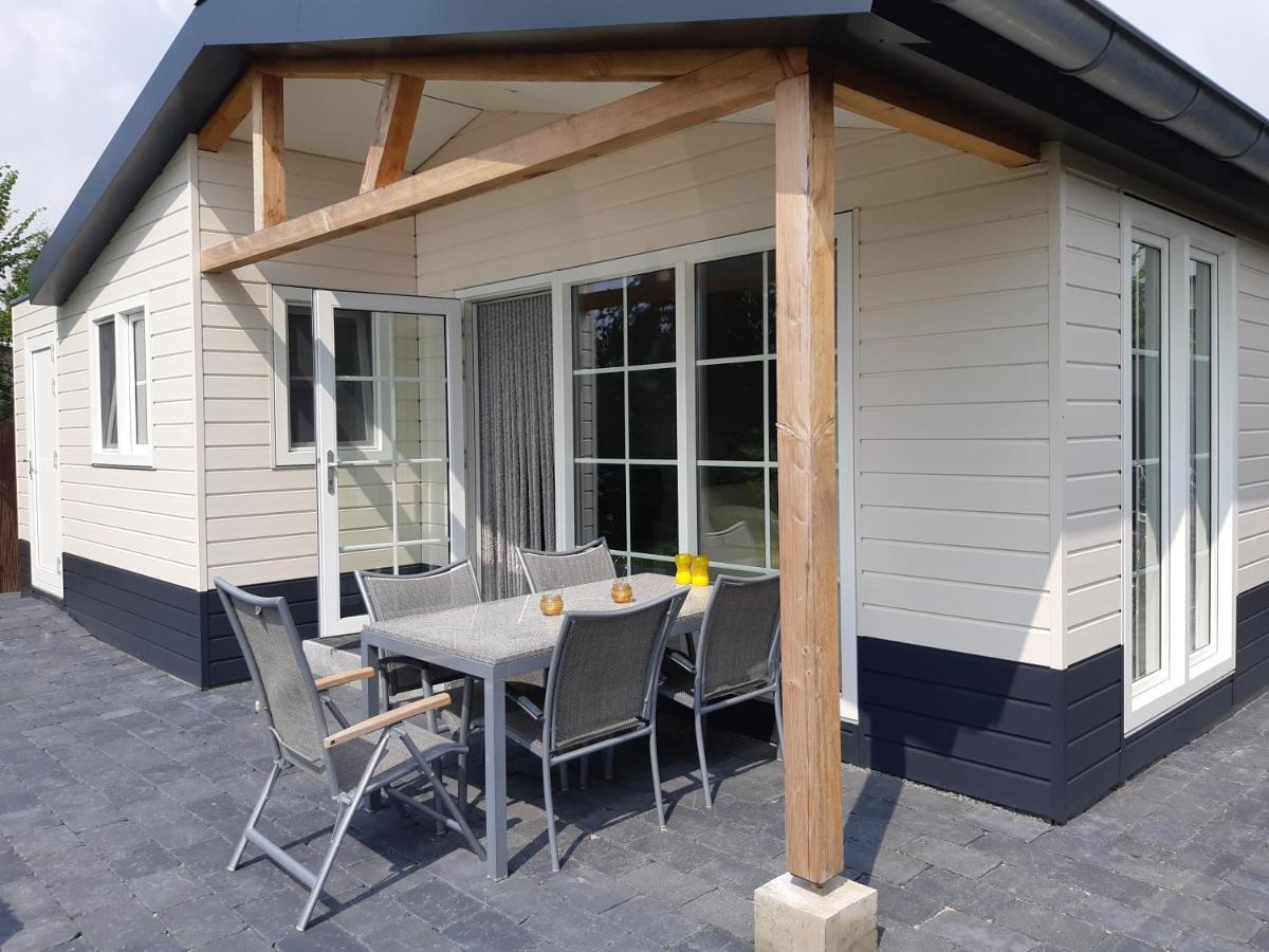 Nieuwe Beachbungalow Aan Ijsselmeer 39 24 Four Seasons Lemmer Exterior foto